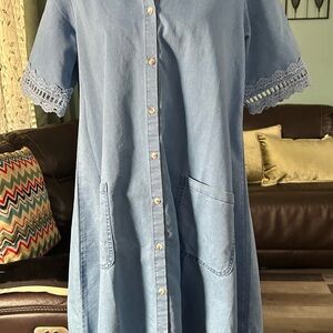Elegant Blue Button-Down Dress with Lace Sleeves